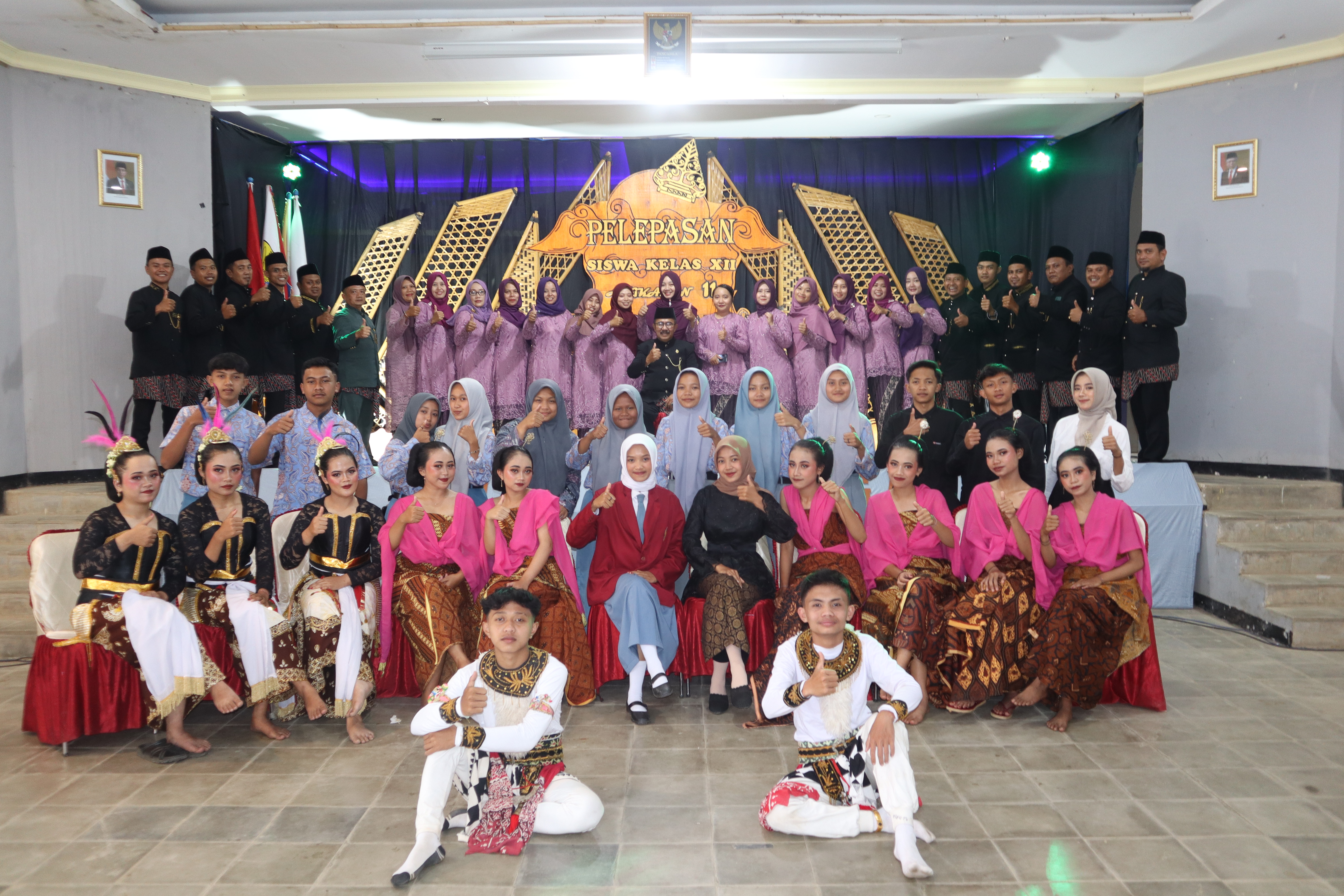 PELEPASAN SISWA KELAS XII TAHUN 2024